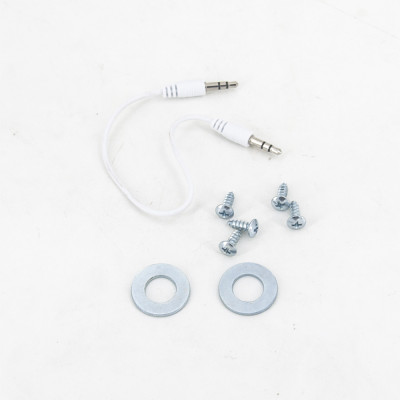 MP3 кабель и набор крепежа для электромобиля - QLS-006